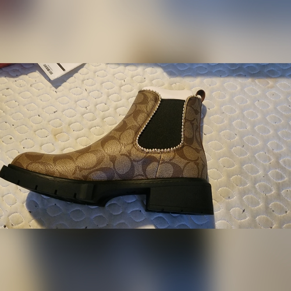 Women's shoes